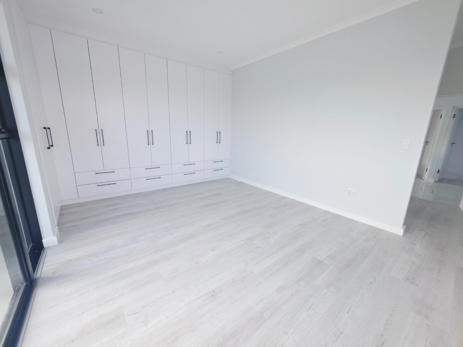 5 Bedroom Property for Sale in Sandown Western Cape
